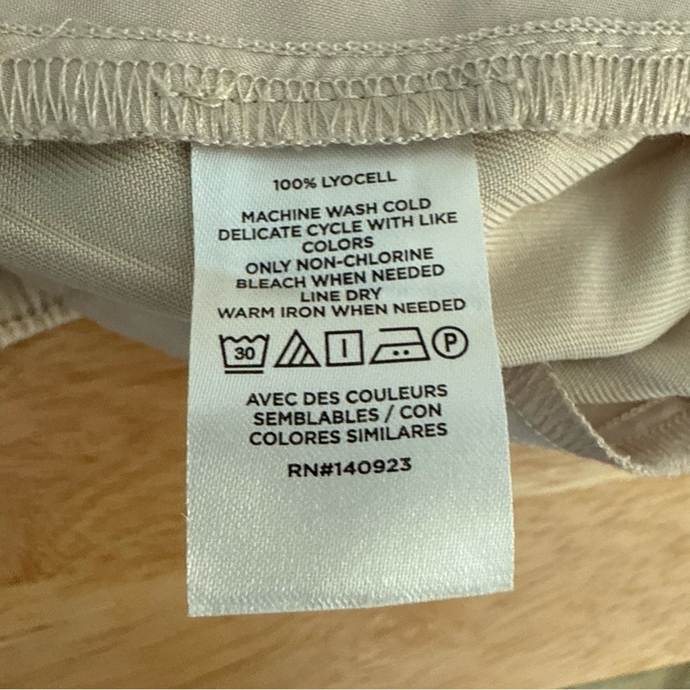 LOFT Women’s The Washed Twill Khaki Shorts With Elastic Back Size 10 - Picture 7 of 7
